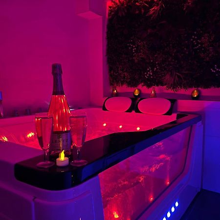 Love Room: Aux Plaisirs Des Sens Jacuzzi Prive Barr Luaran gambar